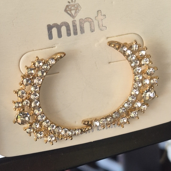 Mint Jewelry - 3 For $15 New Elegant Crystal Crescent Moon Earrings